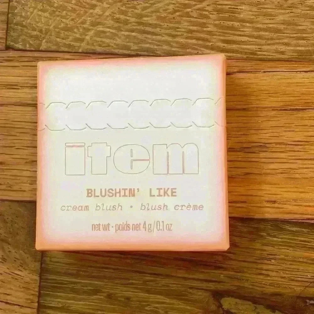 New ITEM Beauty by Addison Rae, Blushin’ Like Cream Blush - Picture 4 of 5
